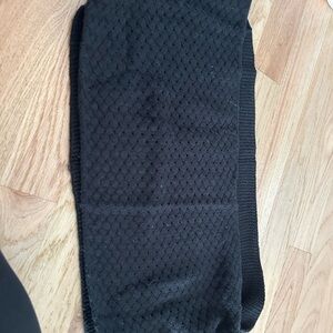 Black Textured Knit Scarf